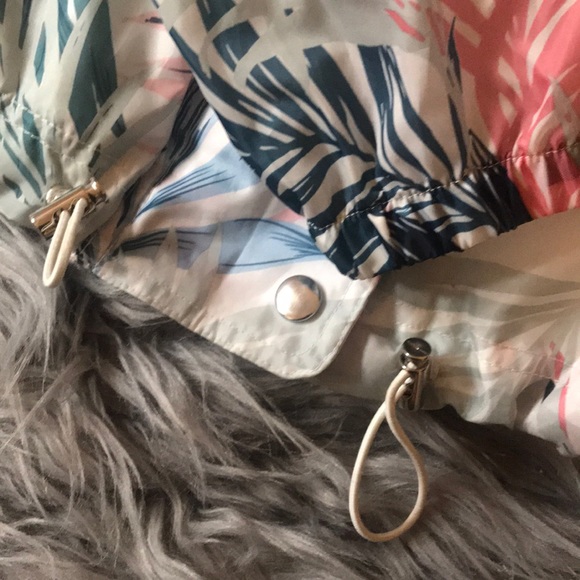 COLORFUL MEDIUM RAIN/SPORTS JACKET - Picture 4 of 4